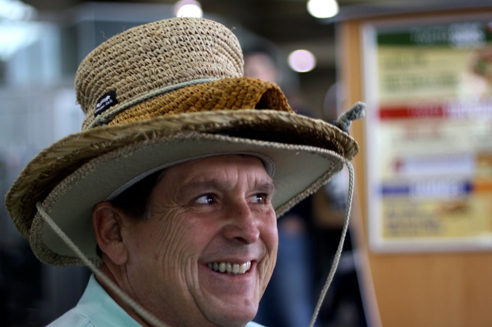 “wear two hats”、”wear many hats” ってどんな意味？ 日刊英語ライフ